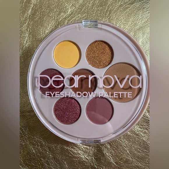 Makeup Bundle Perfect for Gifting. Work wife, Secret Santa, Stocking Stuffers - Picture 4 of 7